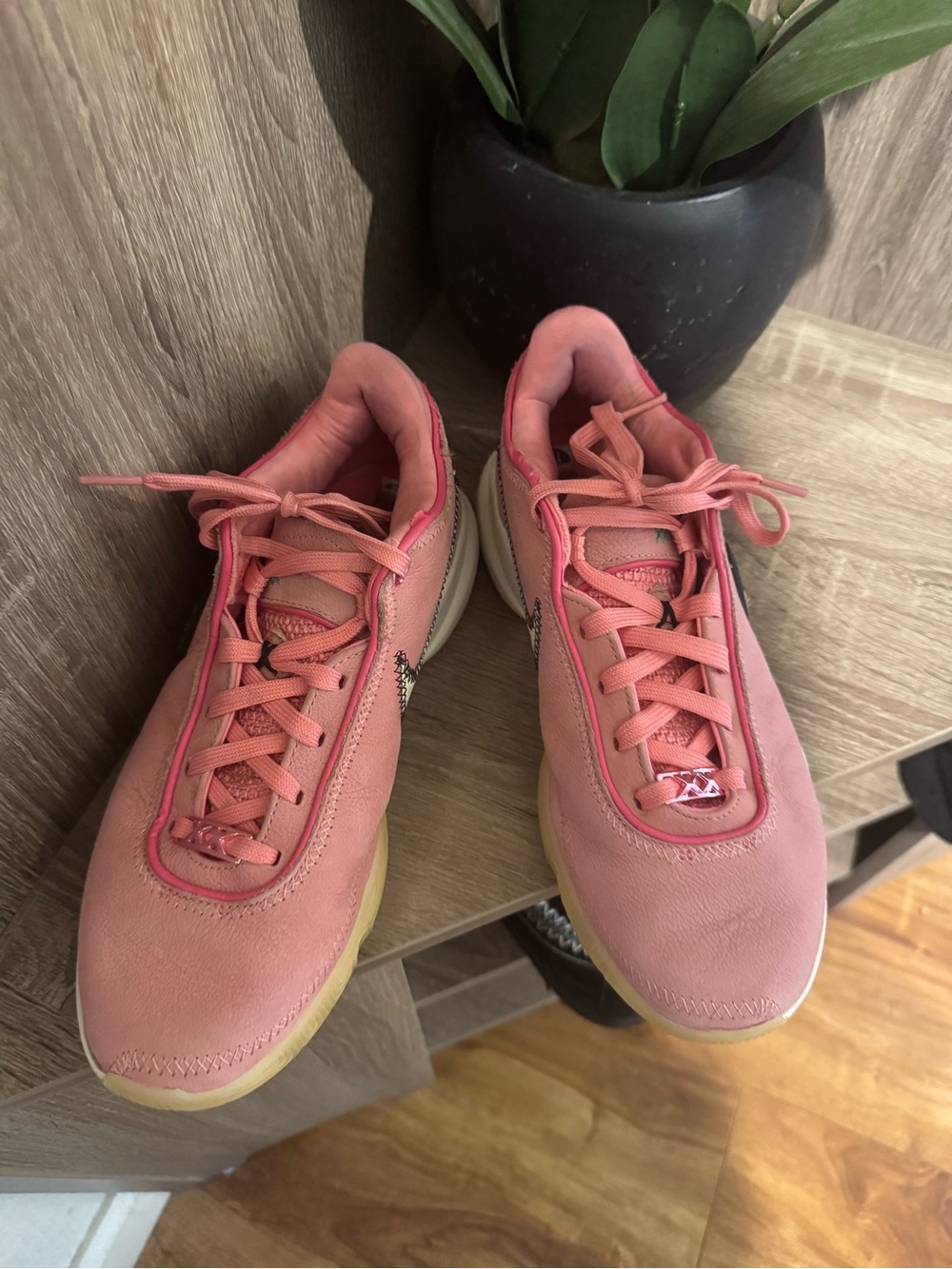 Women's Pink Casual Sneakers Nike LeBron XX (LeBron 20) “South Beast”